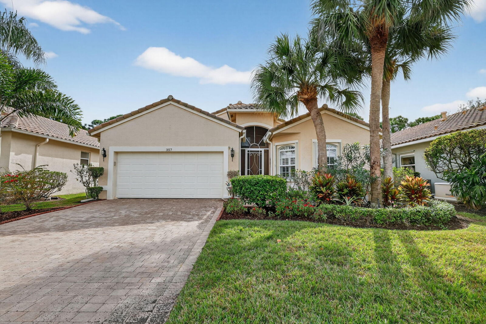 Property Photo: 357 NW Springview Loop FL 34986