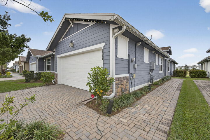 Property Photo: 1305 Haywagon Trail FL 33470