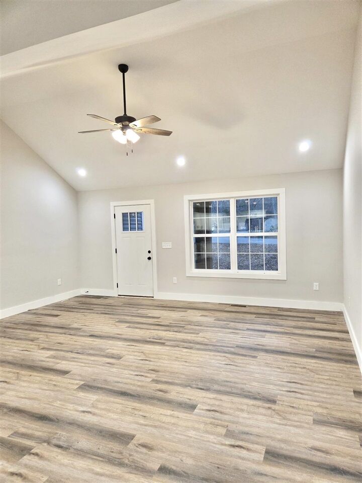 Property Photo: 105 Woodhurst Lane KY 42276