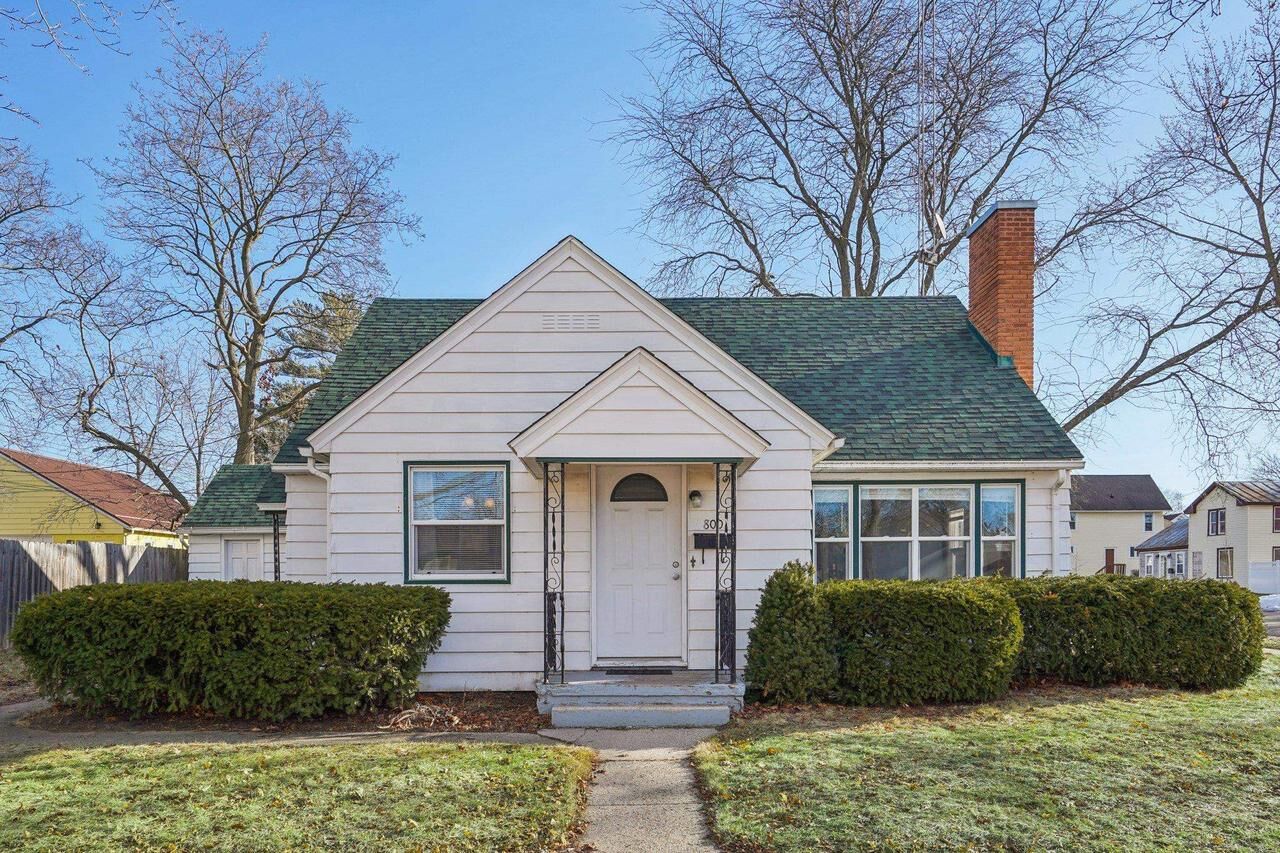 Property Photo: 800 Broadway Street WI 53913