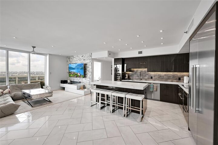 Property Photo:  1850 S Ocean Dr Ph4405  FL 33009 