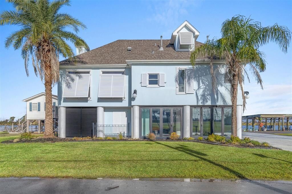 Property Photo: 508 River Road LA 70601