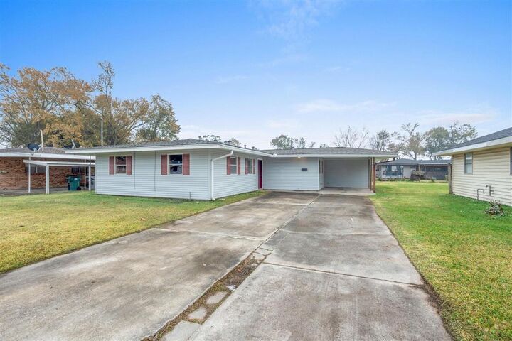 Property Photo: 1120 Sage Drive LA 70607