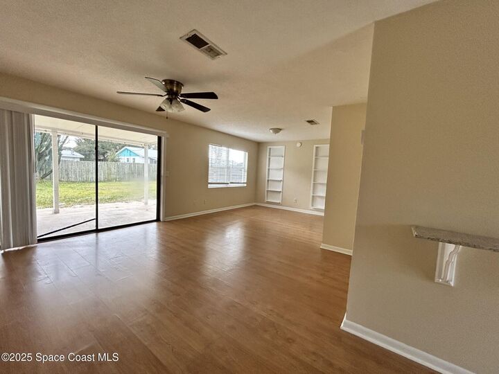 Property Photo:  925 Penny Drive  FL 32780 