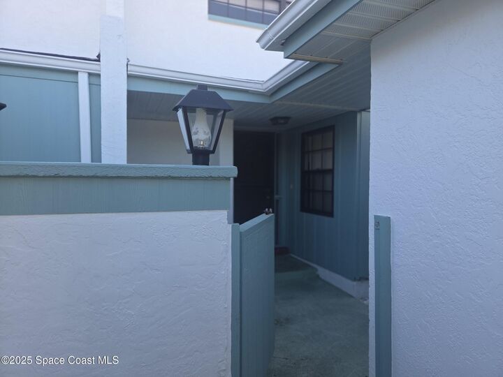 Property Photo:  255 Kingsway  FL 32937 