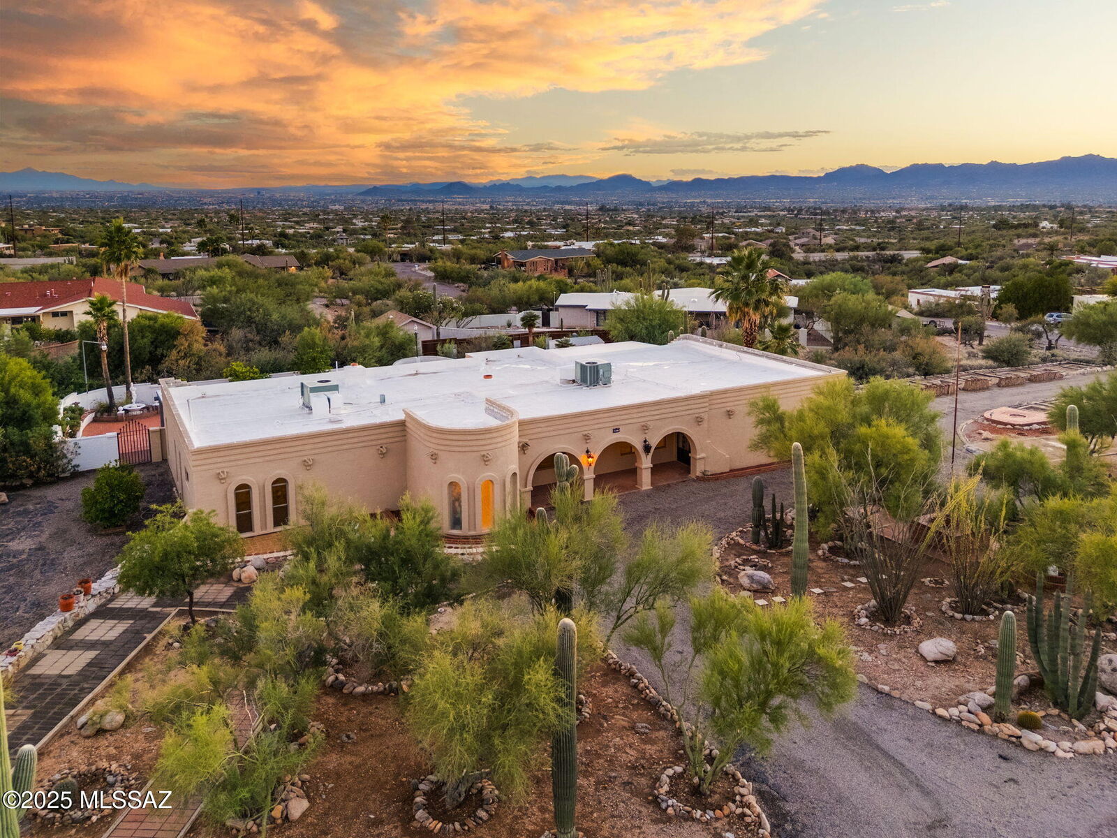 Property Photo: 1136 E Deer Canyon Road AZ 85718