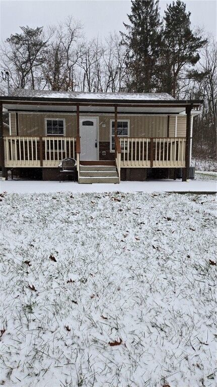 Property Photo:  2930 East Hardies  PA 15044 