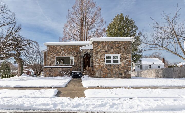 Property Photo: 1230 Vine St PA 15425