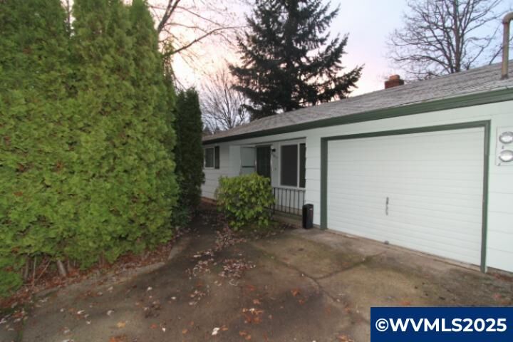 Property Photo:  1047-1057 Browning Av S  OR 97302 