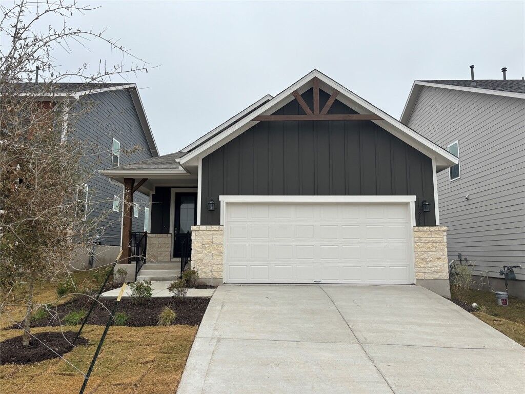 Property Photo:  264 Ranier Way  TX 78620 