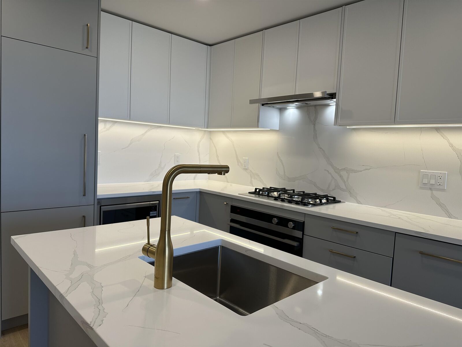 Property Photo:  600 Rochester Avenue 406  BC V3K 0K1 