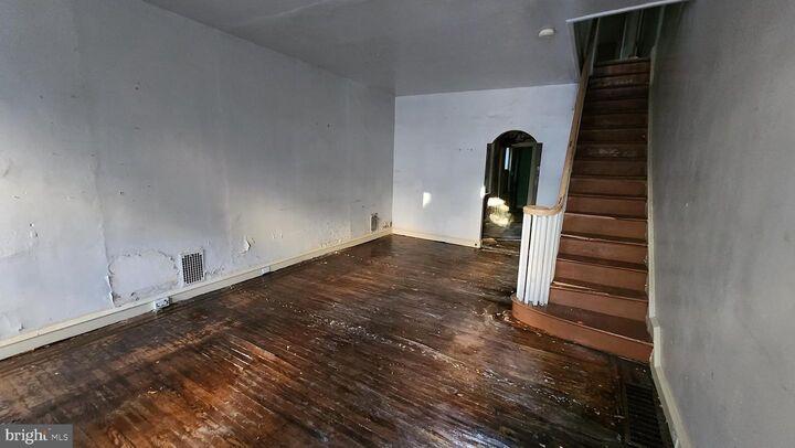 Property Photo: 2113 N Franklin Street PA 19122