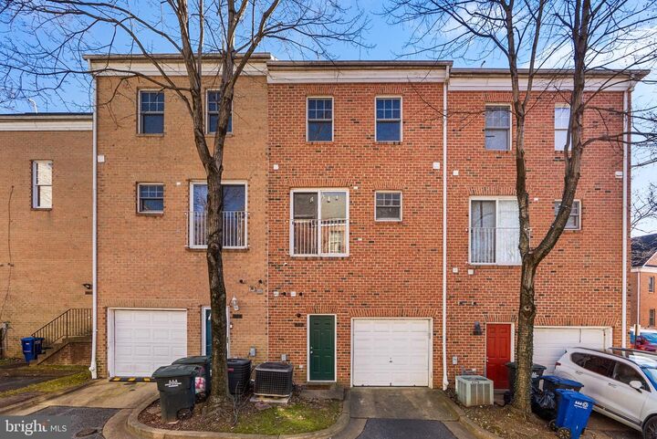 Property Photo: 802 Hr Drive SE DC 20032