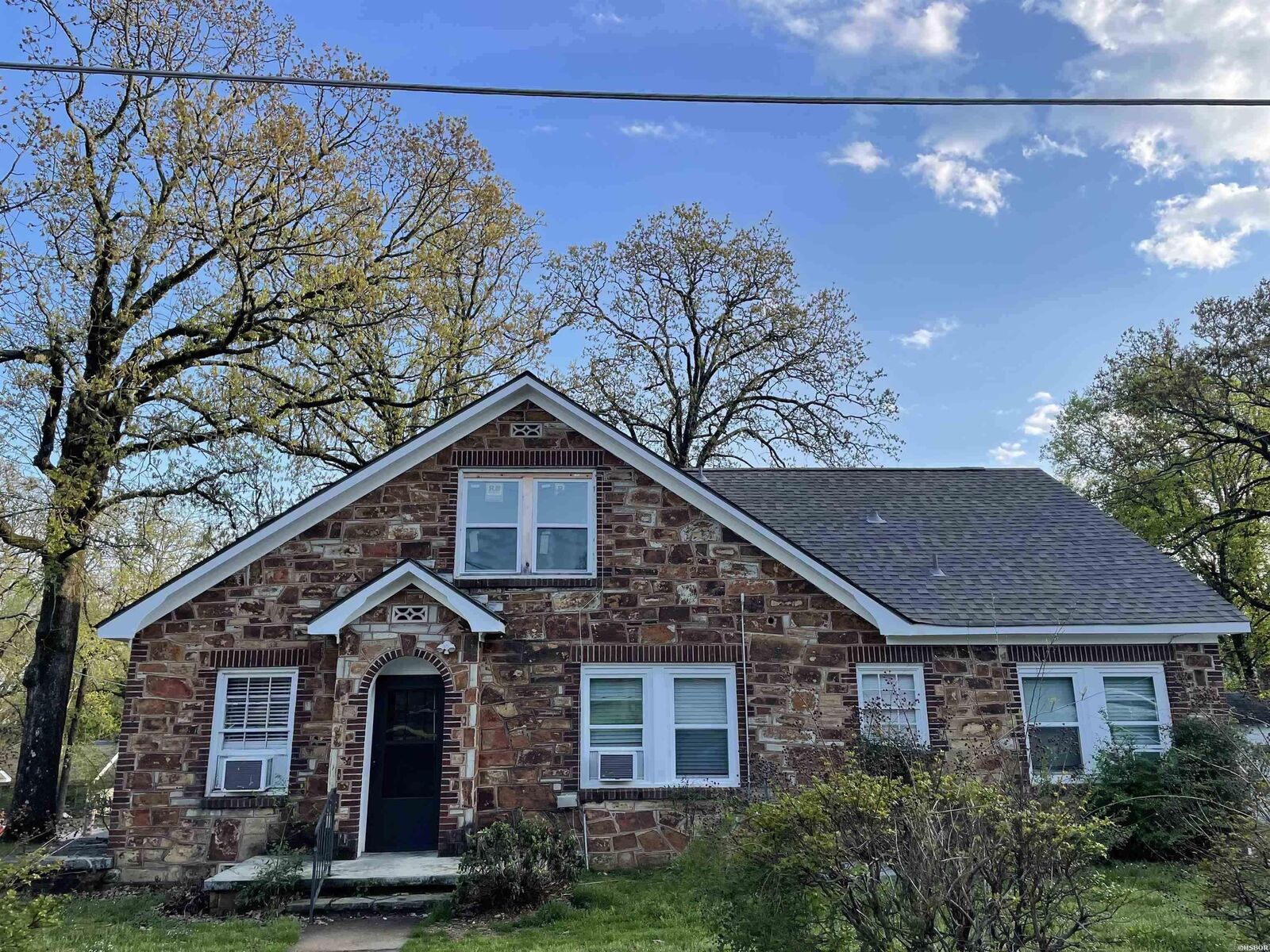 Property Photo: 300 Main Street AR 71901-0000