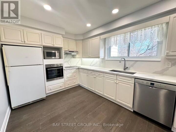 Property Photo:  55 Taylor Road  ON L1S 2X5 