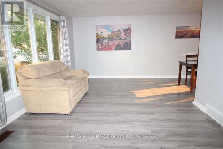 Property Photo:  4 Purnell Drive  ON L9C 4X9 