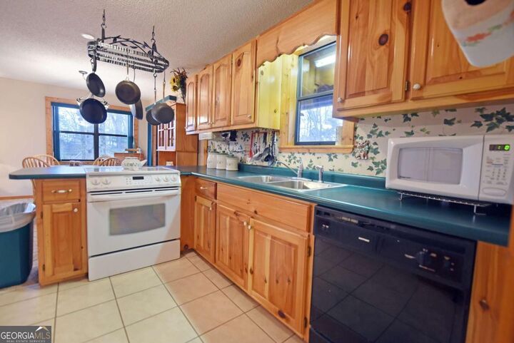 Property Photo: 378 Northwoods Circle GA 30512