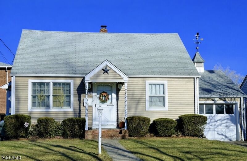 Property Photo:  38 Sherwood St  NJ 07013 