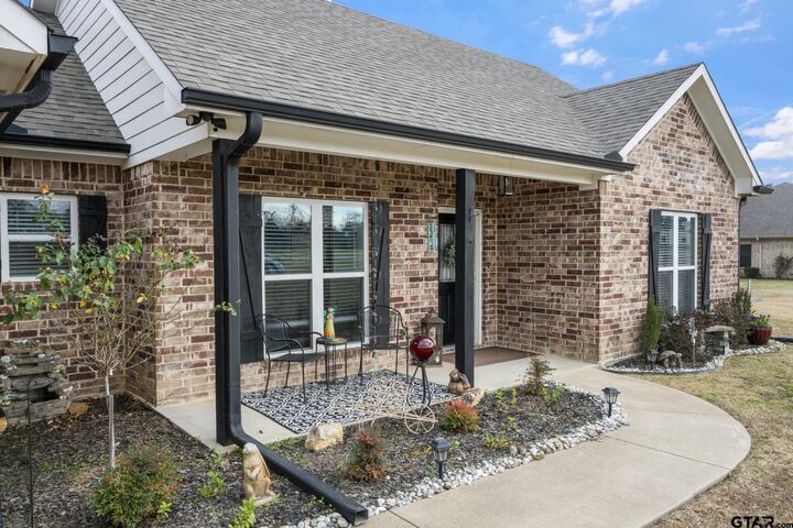 Property Photo: 200 N Bois D Arc TX 75790