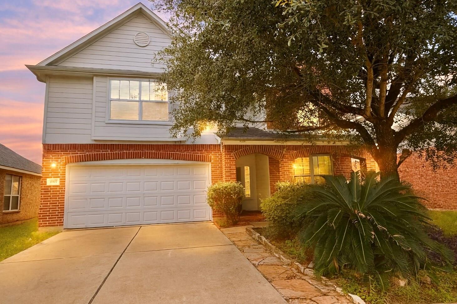 Property Photo: 4907 Trailing Clover Court TX 77084
