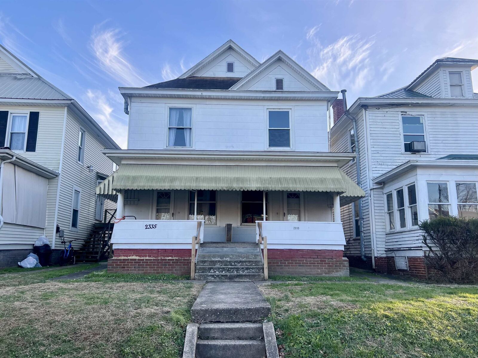 Property Photo:  2333-2335 9th Avenue  WV 25703 