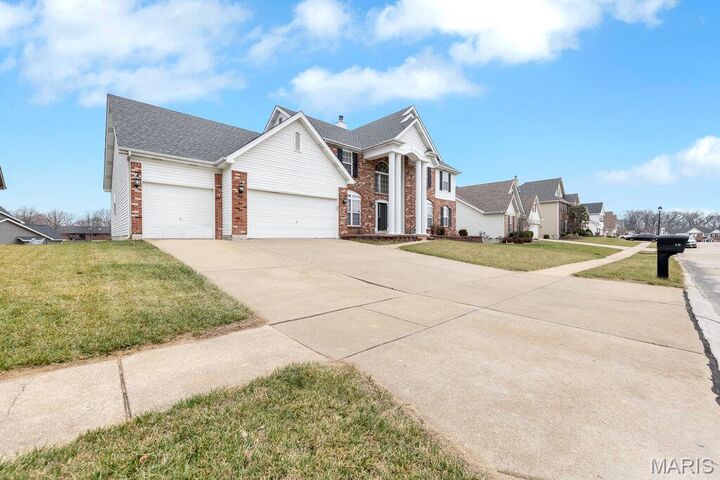 Property Photo:  638 Knollshire Way  MO 63368 