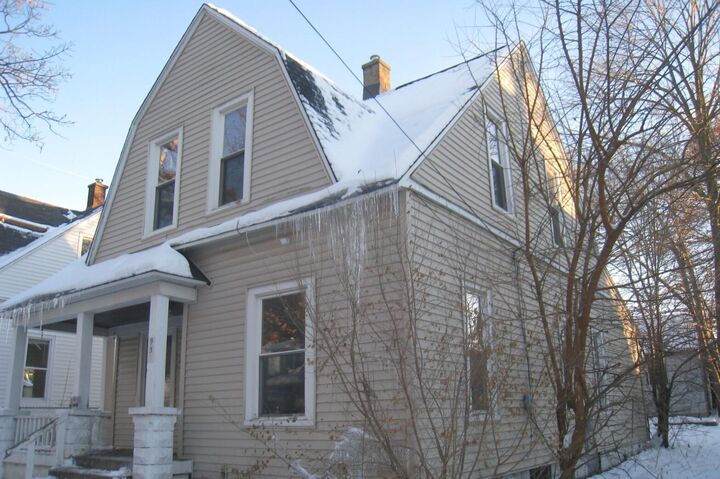 Property Photo:  952 Logan Street SE  MI 49506 