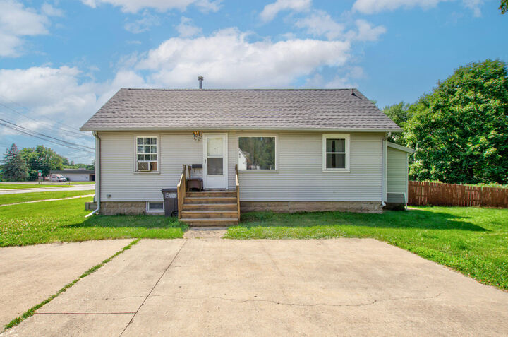 Property Photo:  230 W Prospect Street  MI 49203 