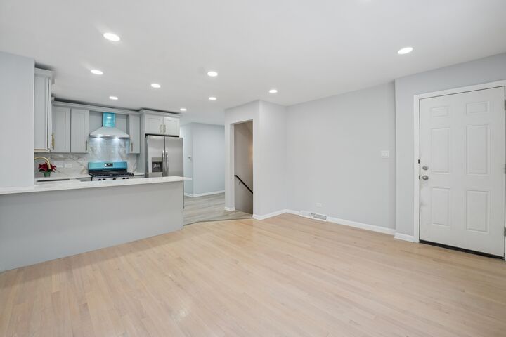 Property Photo: 4914 W 32nd Place IL 60804