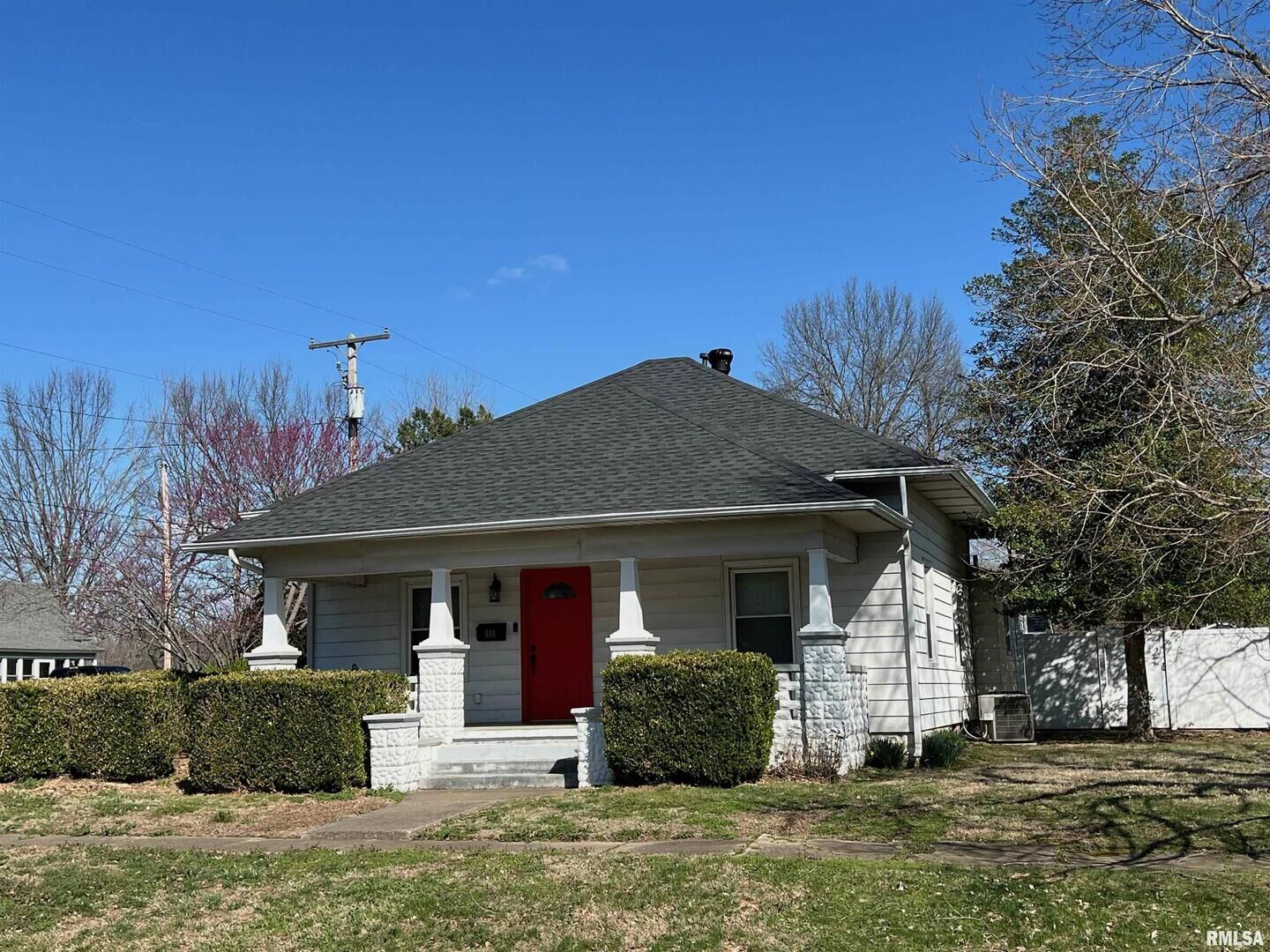 Property Photo:  516 Bryan Avenue  IL 62918 