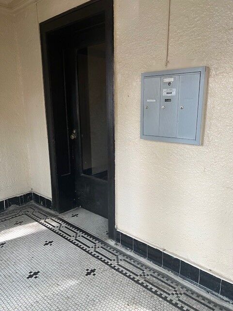 Property Photo:  8116 S Ingleside Avenue 1  IL 60619 