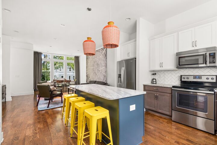 Property Photo:  1027 E Trinity Ln 7  TN 37216 