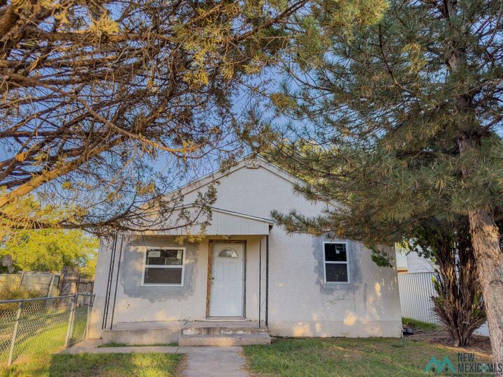Property Photo:  709 Maple Street  NM 88101 