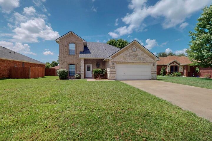 Property Photo: 805 Brandon Drive TX 75159