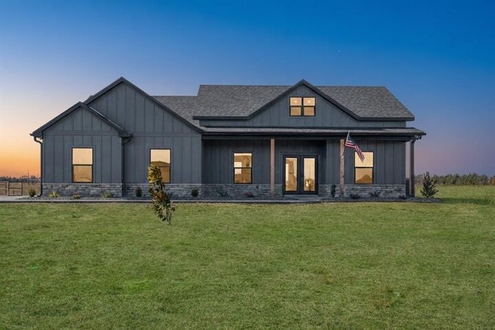 Property Photo:  213 Private Road 33083  TX 75486 