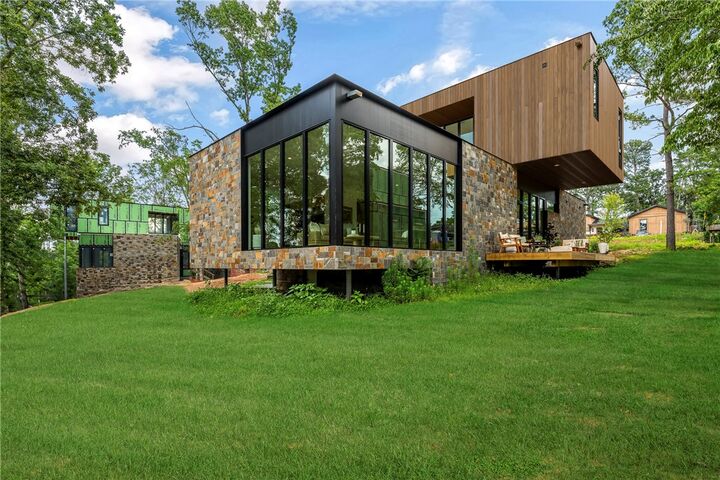 Property Photo:  951 NW C Street  AR 72712 