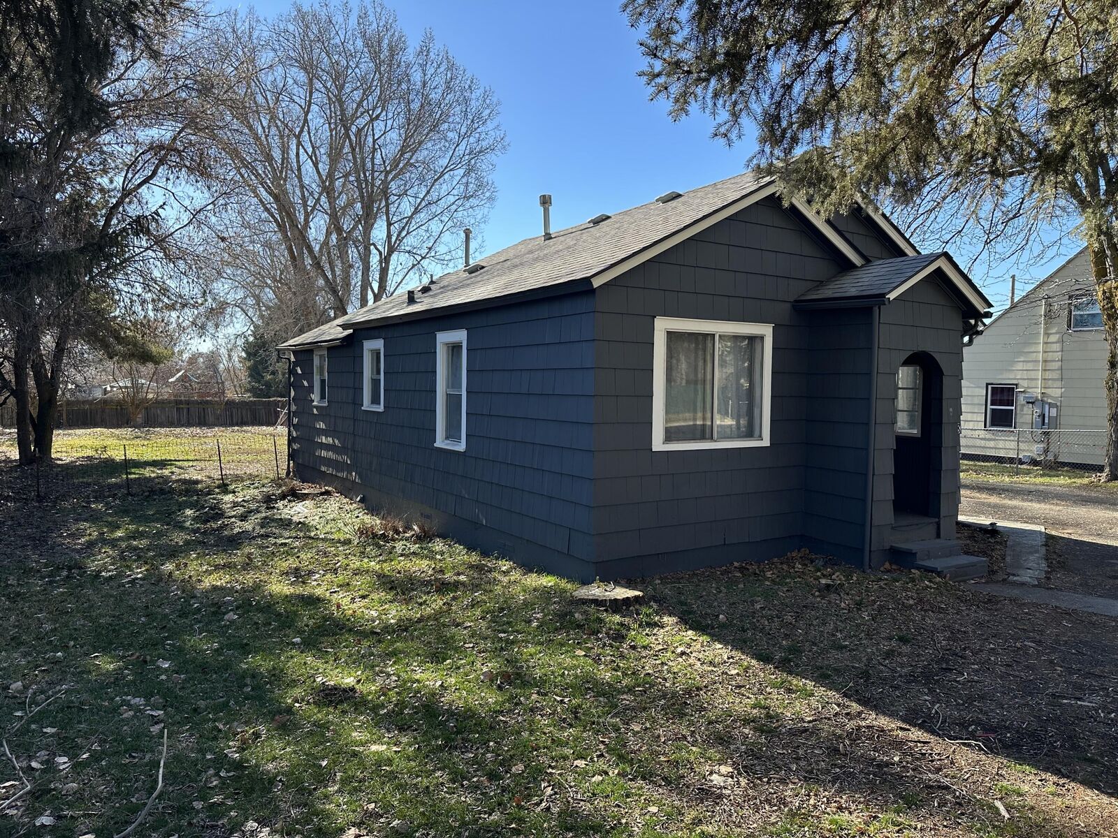 Property Photo:  3228 Shasta Way  OR 97603 