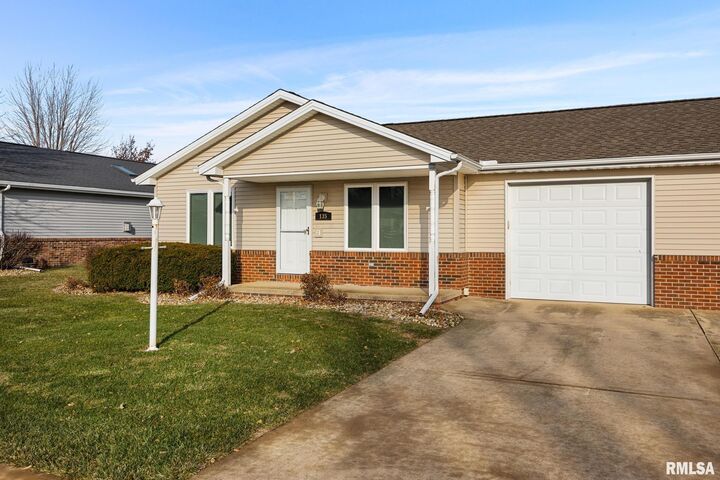Property Photo: 135 Comfort Way IL 61571