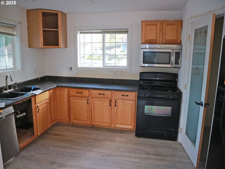 Property Photo:  1704 Norris Rd  WA 98661 