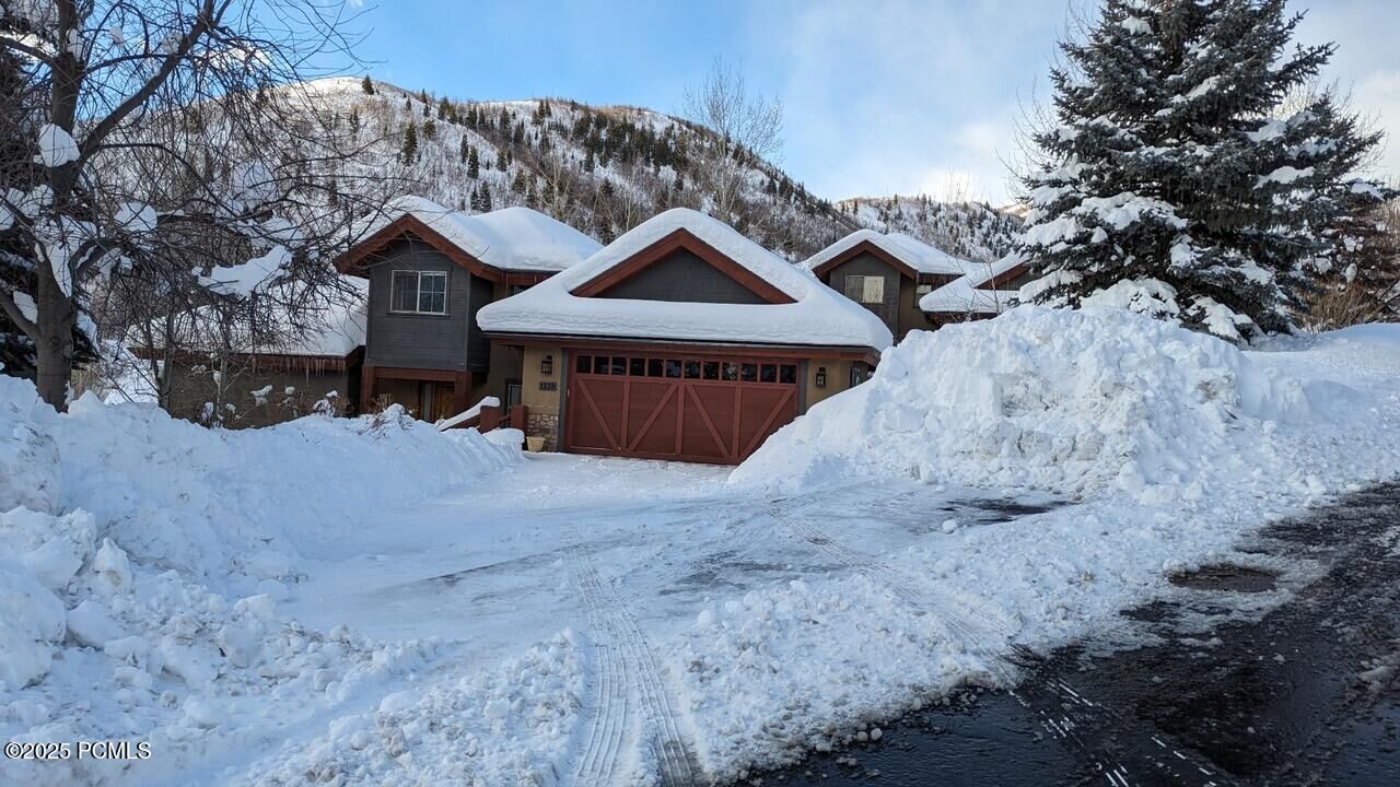 Property Photo:  1239 W Links Drive  UT 84049 