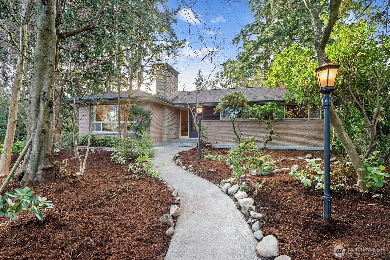 Property Photo: 135 NE 135th Street WA 98125