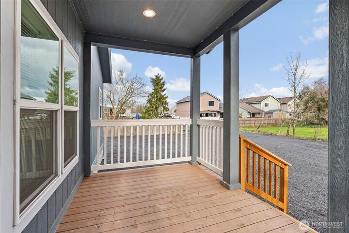 Property Photo:  1257 SW Elzina Street  WA 98532 