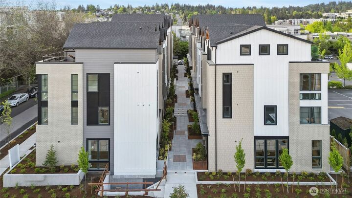 Property Photo:  112 C  2nd Street S  WA 98033 