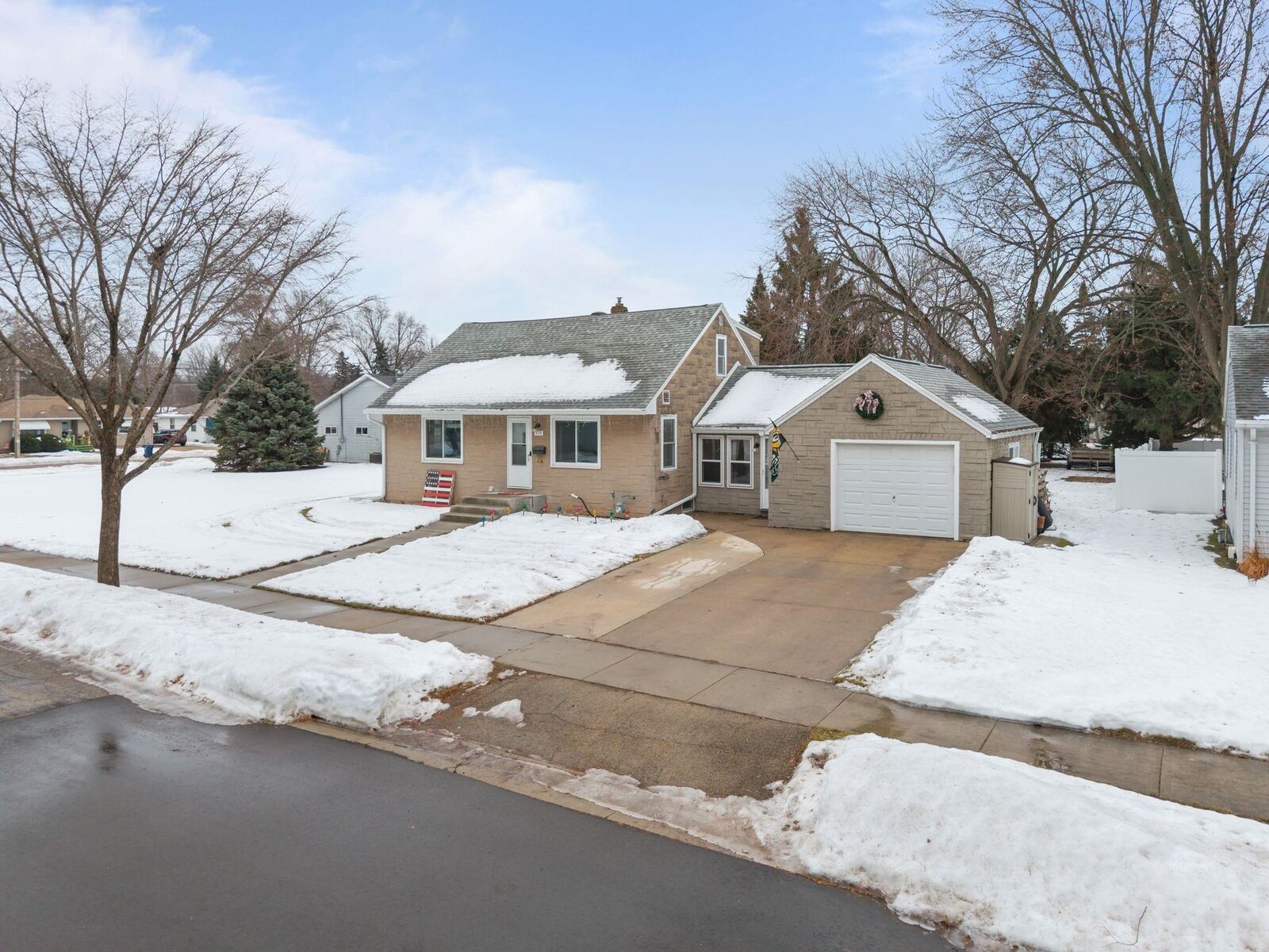 Property Photo:  929 Harding Street  WI 54952 