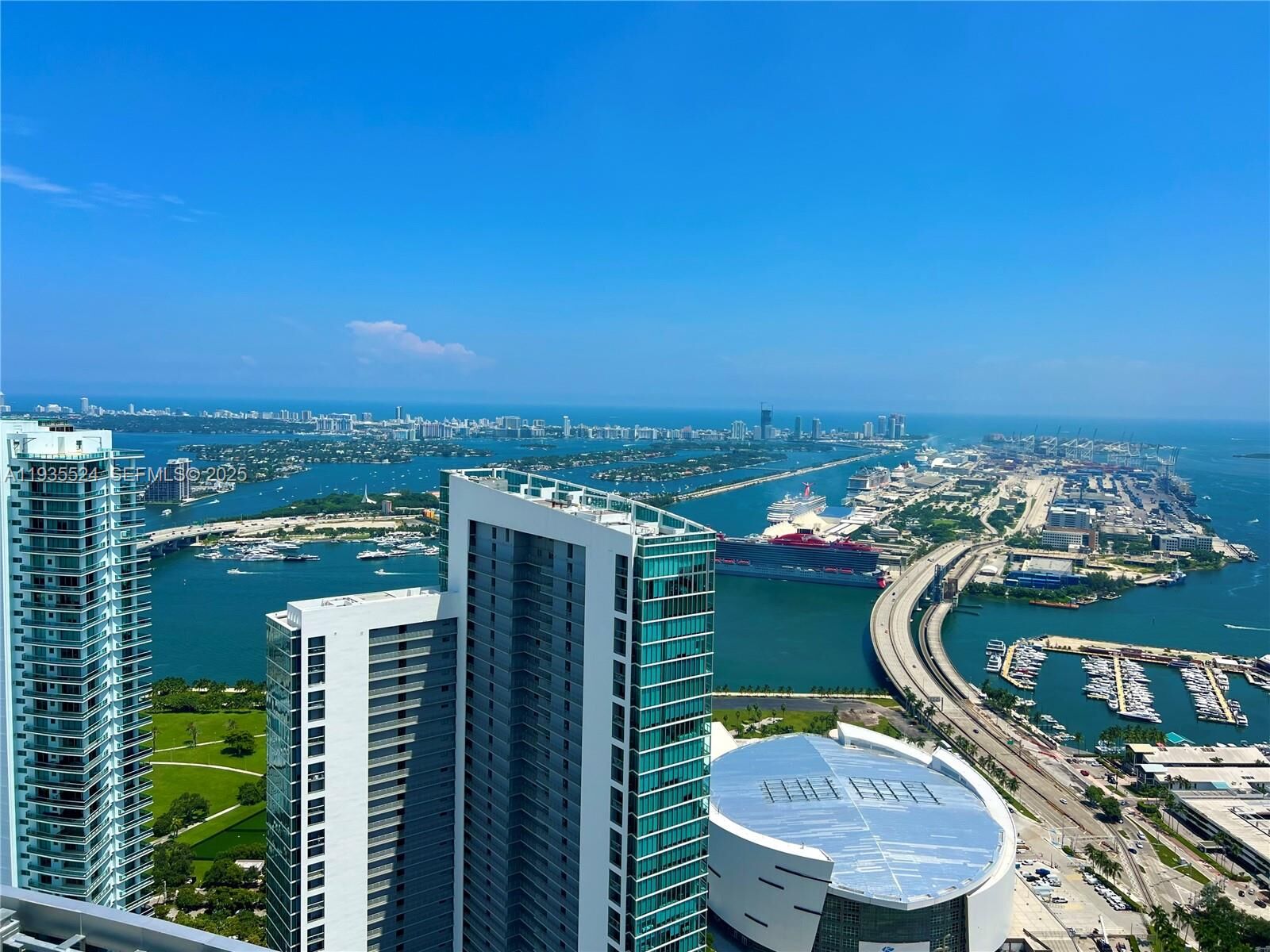 Property Photo:  851 NE 1st Ave 202  FL 33132 