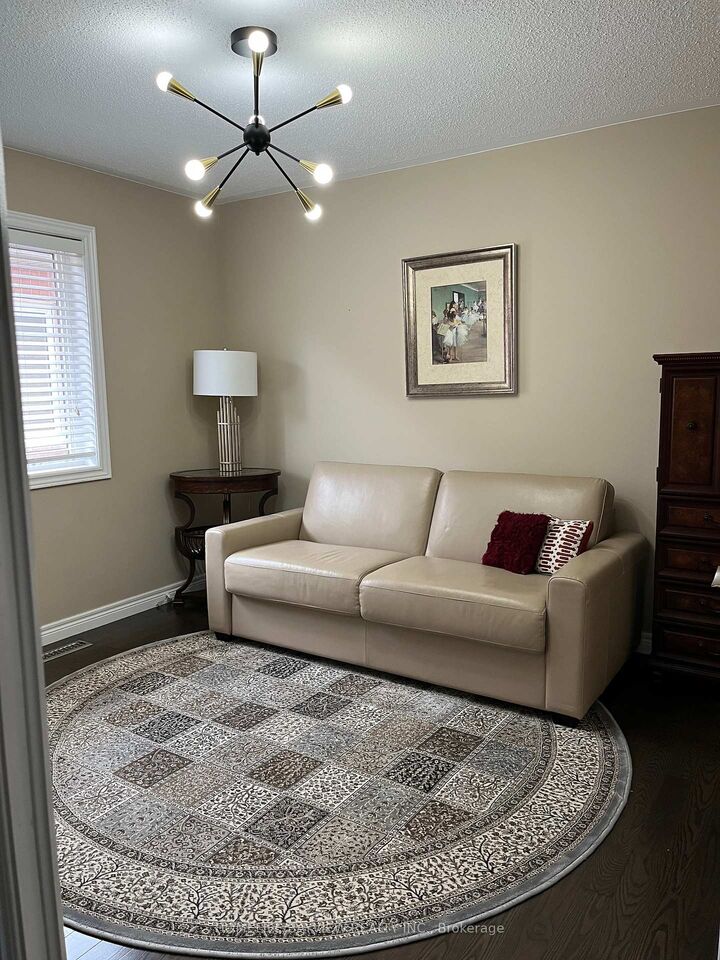 Property Photo: 386 Gilpin Drive ON L3X 3H2