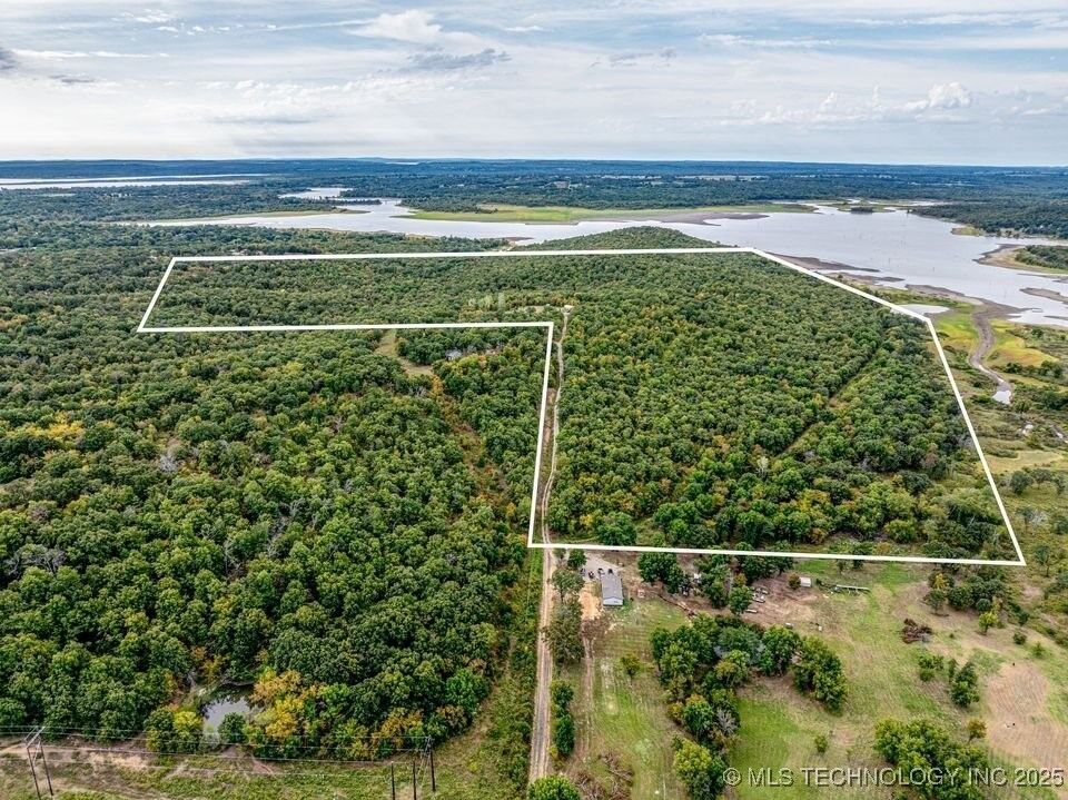 Property Photo:  120662 S 4100 Road  OK 74432 