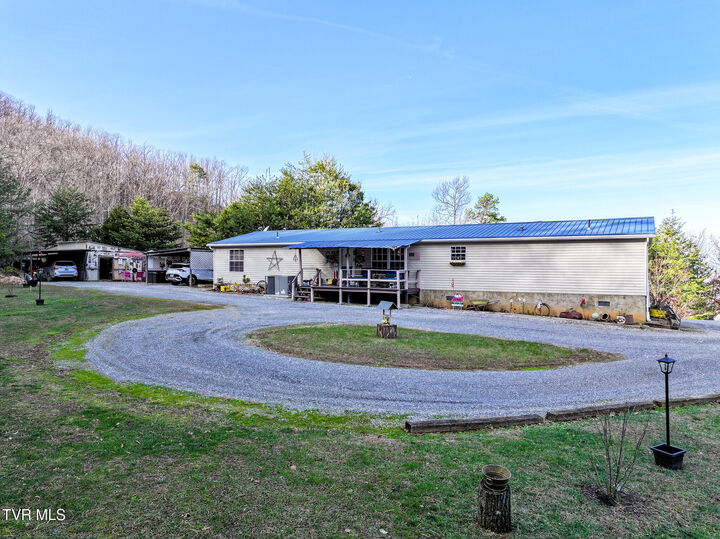 Property Photo: 1243 Applewood Road TN 37821