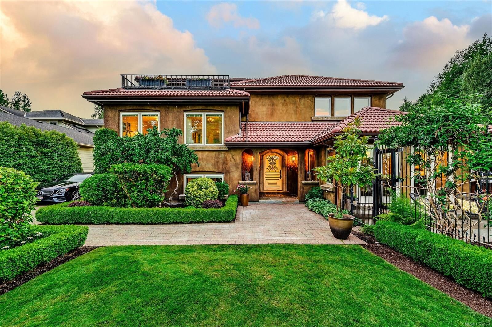 Property Photo:  5388 Parker Ave  BC V8Y 2M9 