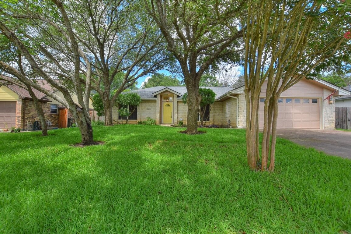 Property Photo: 1604 Barcus Drive TX 78626